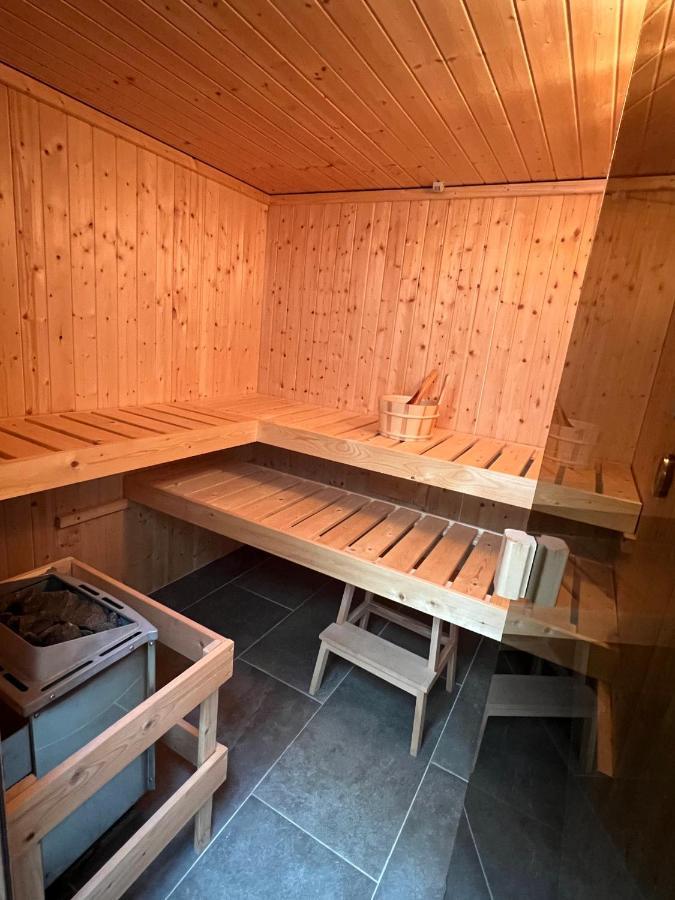 Ferienhaus Auszeit Mit Sauna Schwarz Ngoại thất bức ảnh